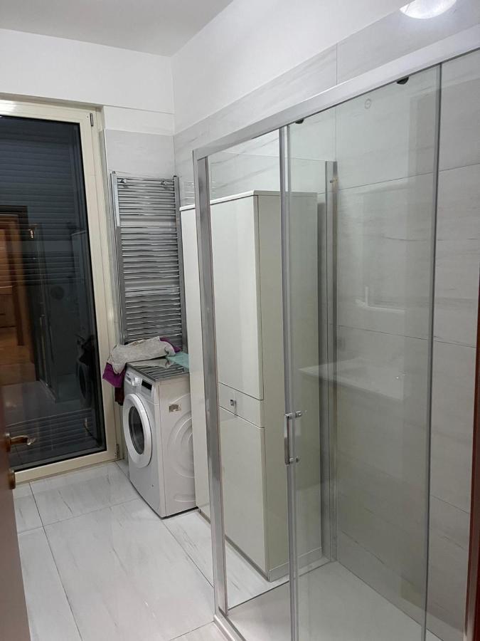 Appartamento Privato A Piacenza Con 3 Camere Matrimoniali Luaran gambar